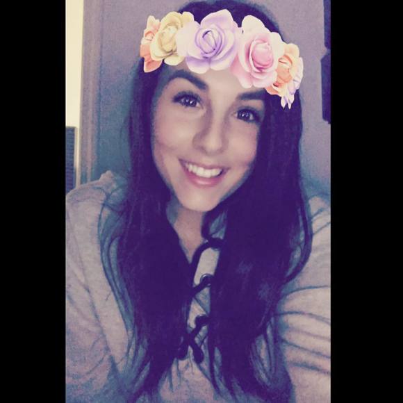 Meet your Posher, Danielle - Picture 1 of 1